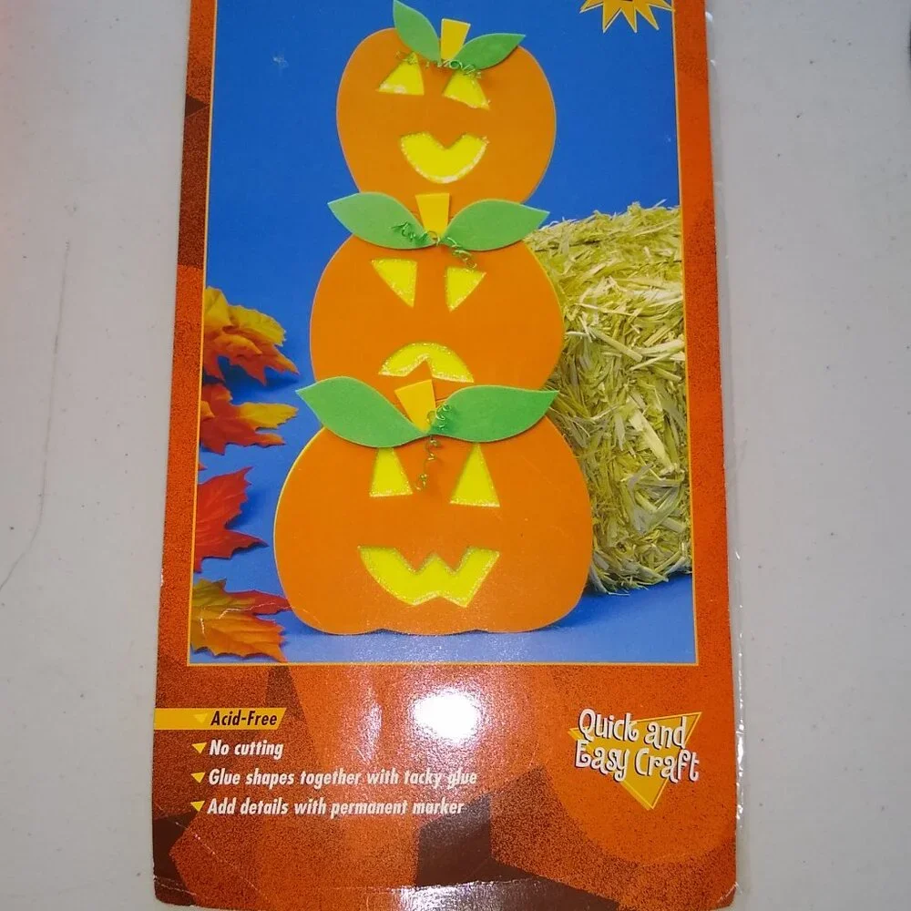 DIY Craft: Felt 3D Pumpkin + Felt Black Cat + it's so Spooky cat + Foam Pumpkin